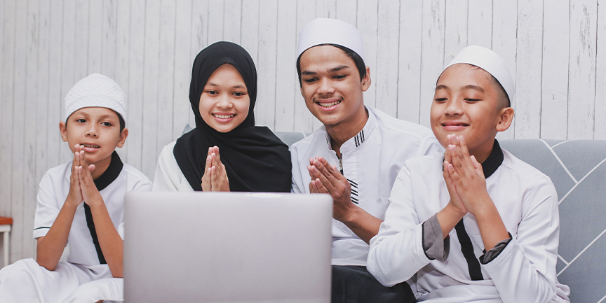 Selain ibadah puasa, Ramadhan juga dapat jadi momen memperkuat silaturahmi sesama Muslim. Untuk itu, berikut ide-ide ucapan menyambut bulan suci Ramadhan.