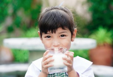 Kenali Penyebab dan Gejala Alergi Protein Susu Sapi pada Anak