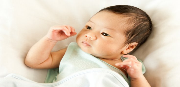 Perkembangan Bayi 2 Bulan, Si Kecil Sudah Bisa Apa Saja?