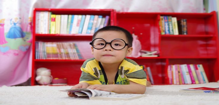 7 Cara Mengajari Anak Membaca untuk Tingkatkan Kepercayaan Dirinya