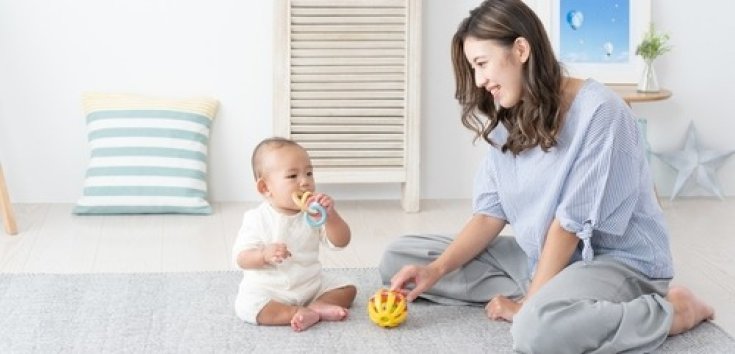 10 Rekomendasi Mainan Bayi 6 Bulan untuk Stimulasi Perkembangannya