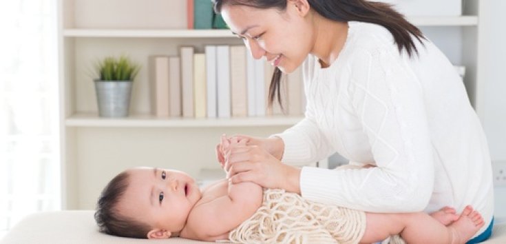 Cara Memijat Bayi yang Tepat, Bisa Bunda Praktikkan di Rumah!
