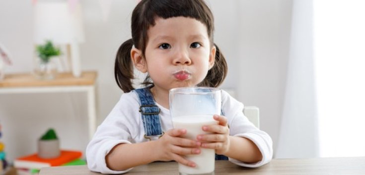 Anak Tidak Mau Makan Nasi, Bolehkah Minum Susu Saja?