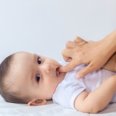 5 Cara Mengatasi Bayi Rewel saat Tumbuh Gigi