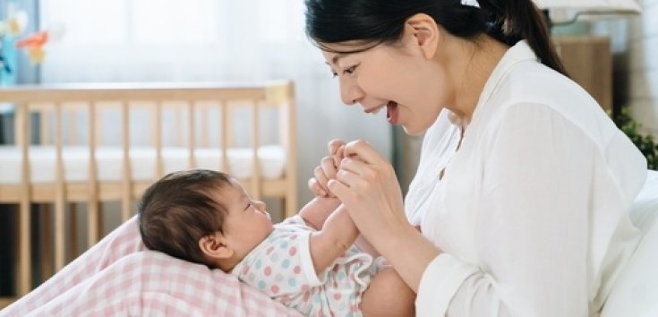 9 Cara Stimulasi yang Tepat untuk Bayi Baru Lahir