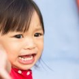 Gangguan Sensorik Bisa Membuat Anak Bereaksi Berlebihan pada Suara atau Sentuhan