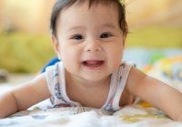 10 Ciri Bayi 4 Bulan Cerdas dan Cara Stimulasinya