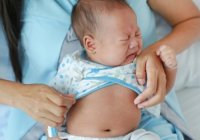 5 Cara Mengatasi Perut Kembung pada Bayi yang Alami
