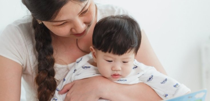 9 Manfaat Membacakan Dongeng untuk Bayi 