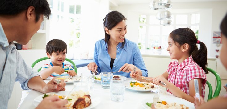 Tips Mudah Atur Pola Makan Sehat untuk Keluarga Selama Covid-19