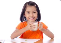 Cara Memilih Susu Terbaik untuk Anak Sekolah